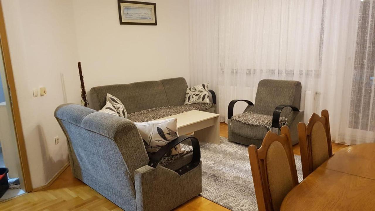 Redon Apartment Pristina Exterior foto